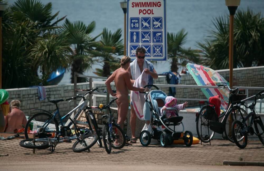 Poolside Camp Gathering pics - nudism in the world