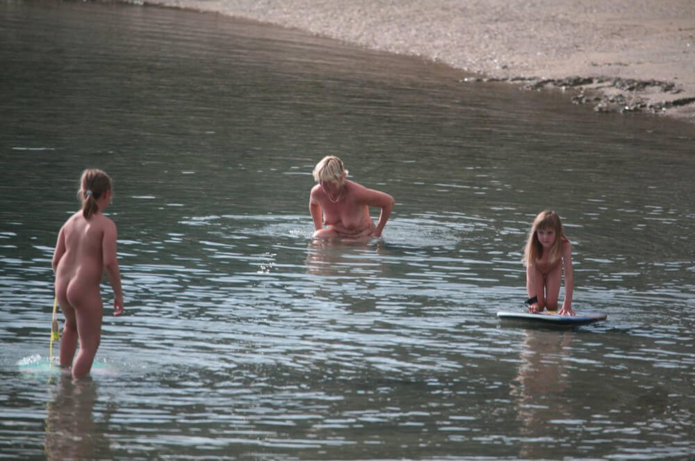 Naturism photo gallery # 14 - nudism in the world