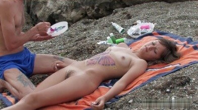 Naked body art on the beach Full HD video - nudism in the world