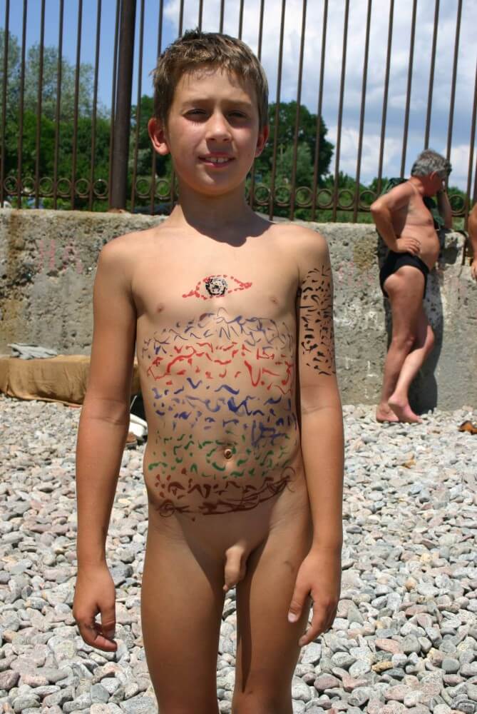 Father and Daughter Painted pics - nudism in the world