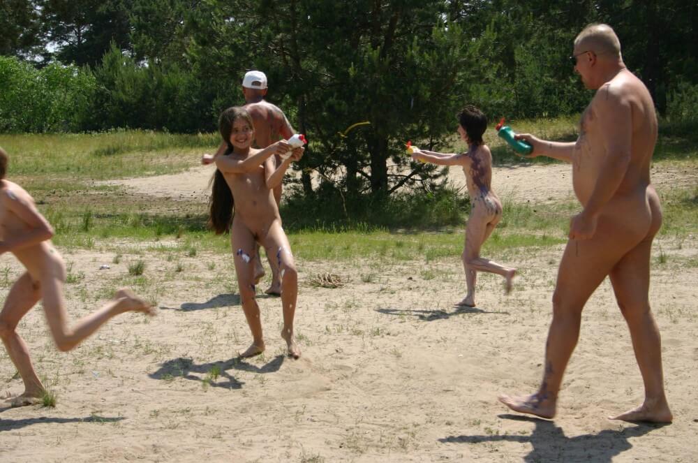 Kiev Group Painting Wild pics - nudism in the world