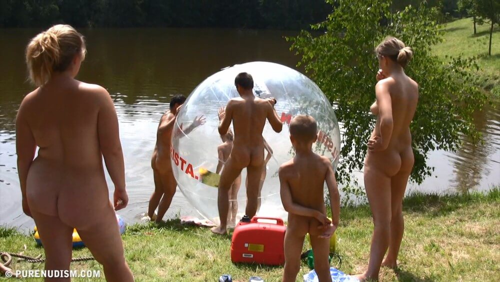 Aqua Nude Relaxation Full HD - nudism in the world