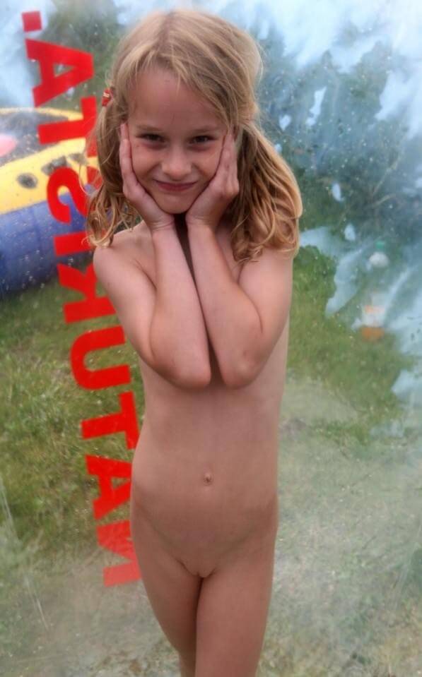 Outdoor nudist photography - nudism in the world