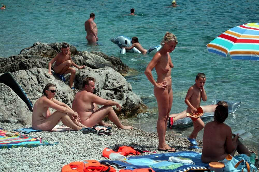 Rock Side Family Camping pics - nudism in the world