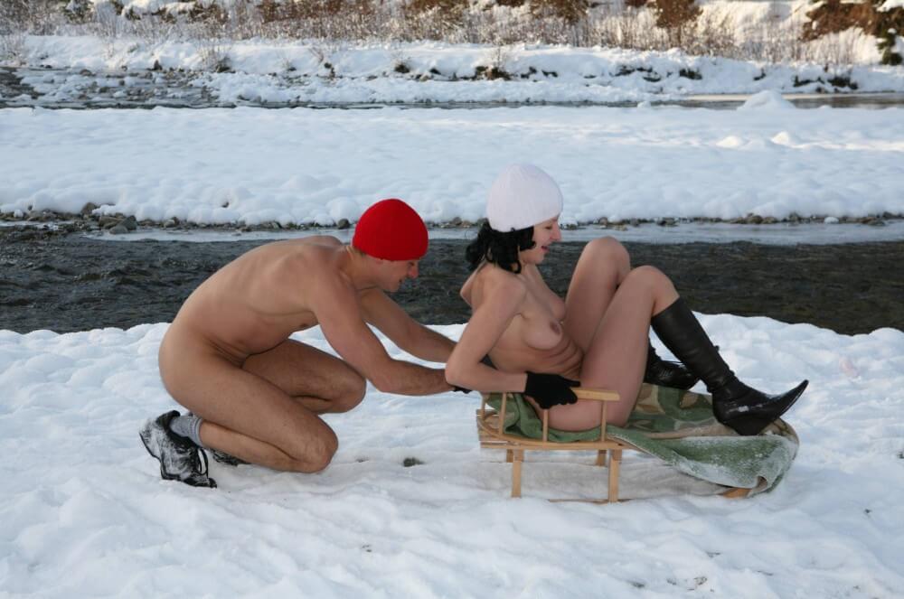 Naturist Girl Snow Day Couples Sled pics - nudism in the world