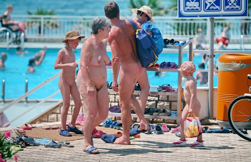 Family Poolside Grouping pics - nudism in the world