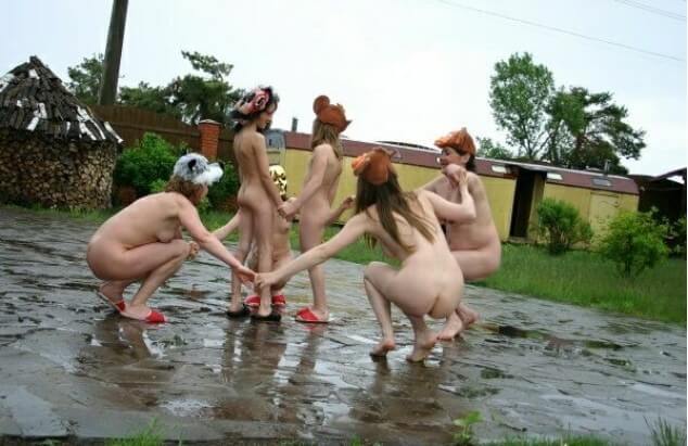 Naturism photo gallery # 23 - nudism in the world
