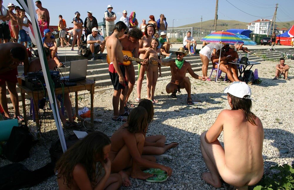 Nude Party By The Steps pics - nudism in the world