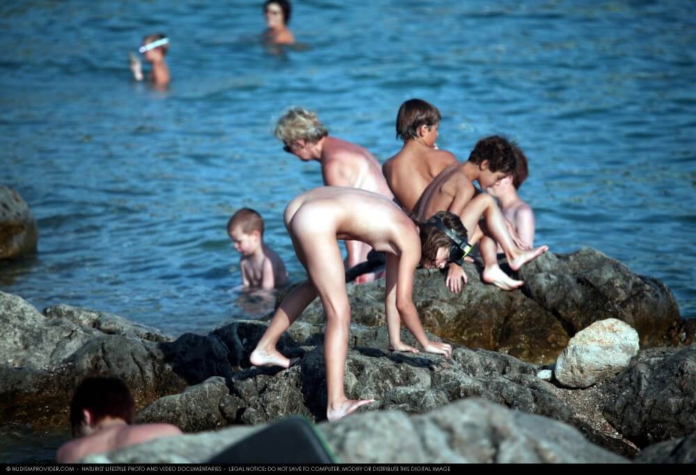 Summer day on the Black Sea photos - nudism in the world